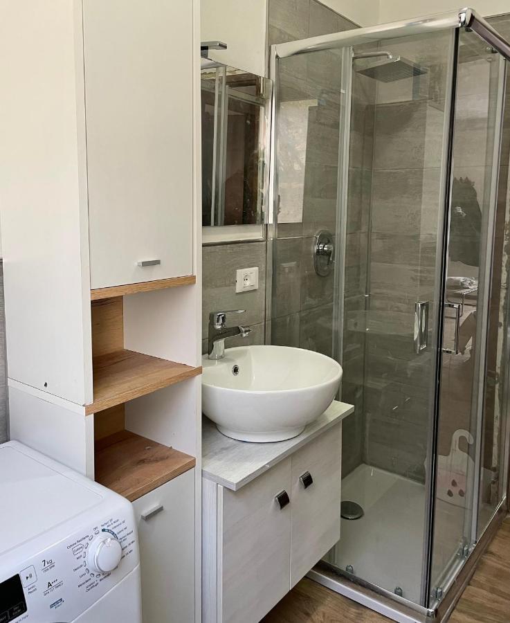 Lake Apartment Ischia Red Tenna Bagian luar foto